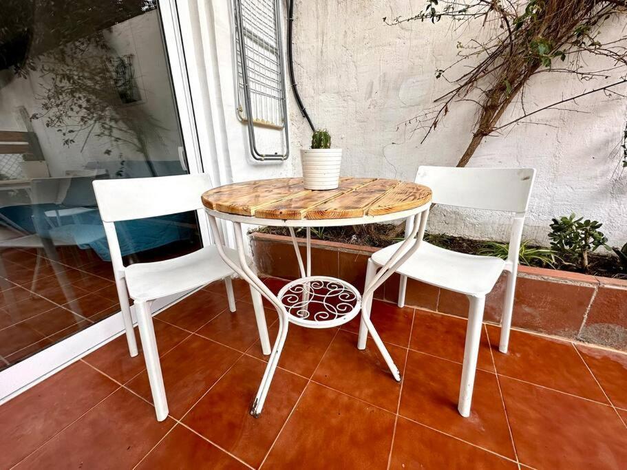 Nuevos Apartamentos Frente Al Mar Y A La Playa Castelldefels Esterno foto