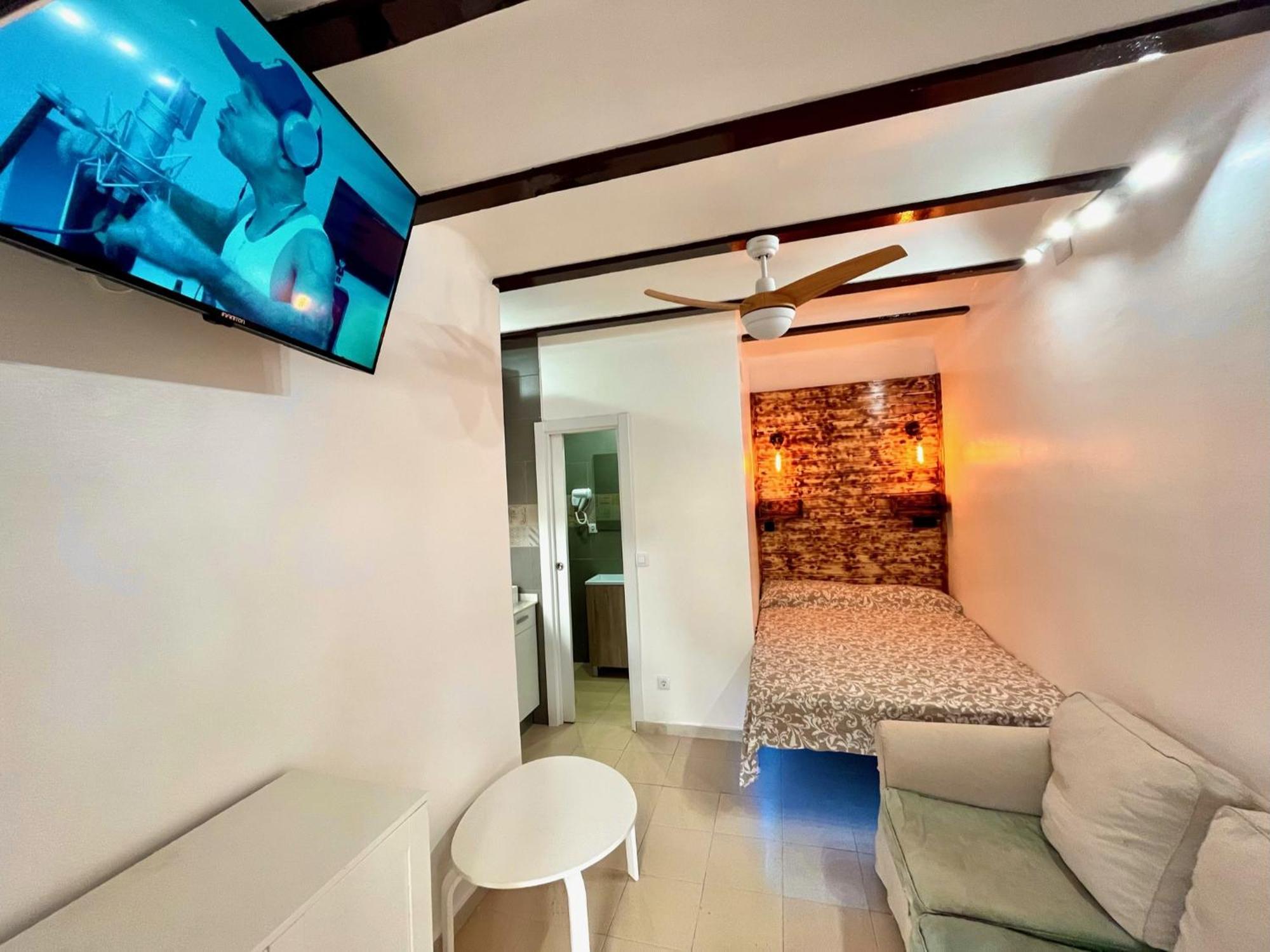 Nuevos Apartamentos Frente Al Mar Y A La Playa Castelldefels Esterno foto