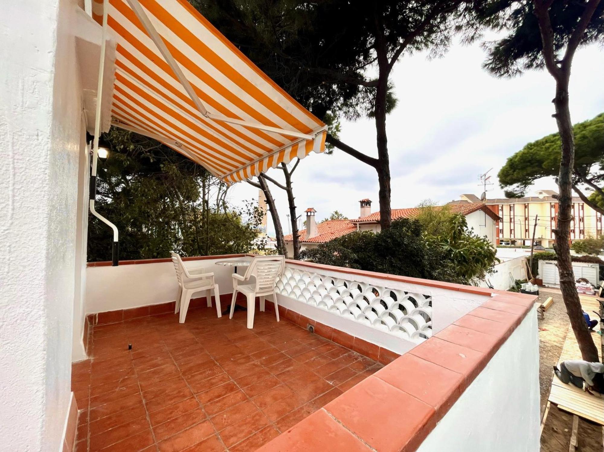 Nuevos Apartamentos Frente Al Mar Y A La Playa Castelldefels Esterno foto