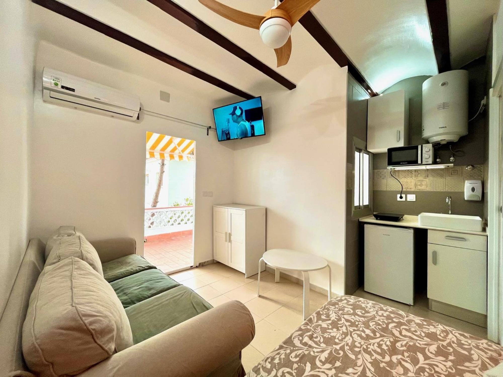 Nuevos Apartamentos Frente Al Mar Y A La Playa Castelldefels Esterno foto